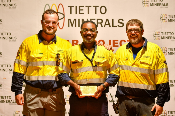 figure 4 Tietto teams celebrating first gold pour at Abujar.png