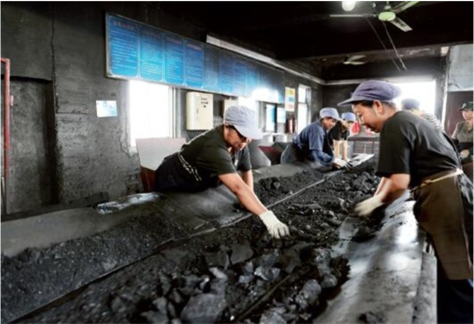 lump-coal-sorting-manual-sorting.png