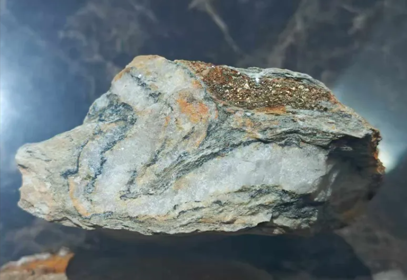 gold-ore-sample.png